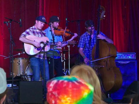 One Up Two Down - bluegrass trio - Woodford 2015
